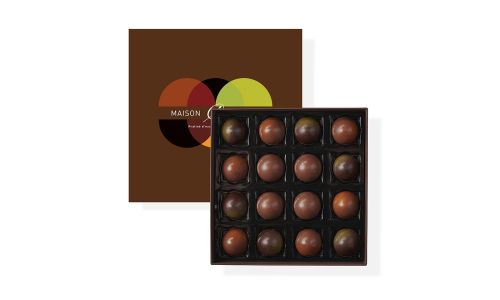 Box of 16 Caramel Domes