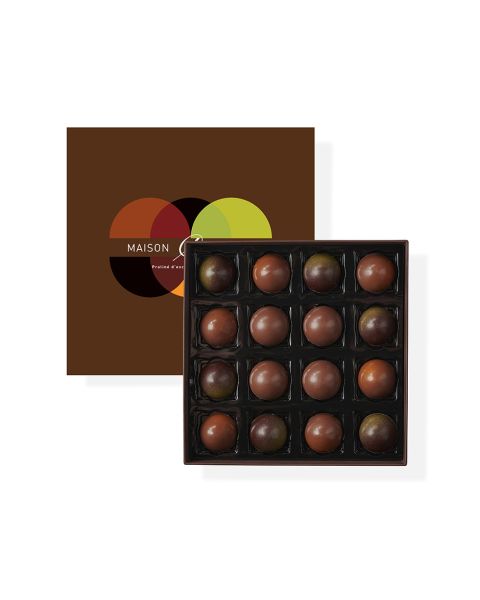 Coffret 16 Dômes caramel assortis